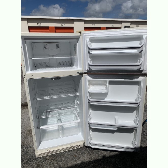 Frigidaire Top and Bottom Refrigerator Frigidaire Top and Bottom Refrigerator